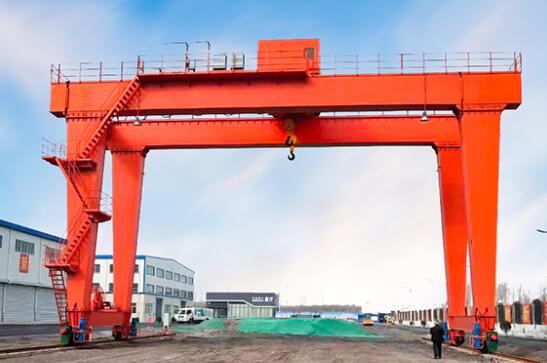 珠海犇牛重型起重机械有限公司与我司签署网站建设定制服务